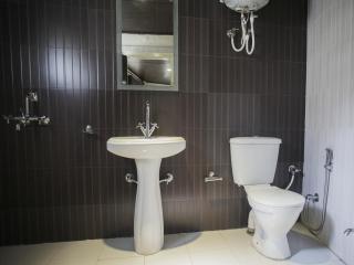 เดอะ คอร์เนอร์ Hotel ไนนิตาล ภายนอก รูปภาพ