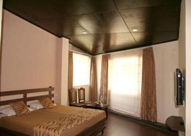 เดอะ คอร์เนอร์ Hotel ไนนิตาล ภายนอก รูปภาพ