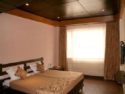 เดอะ คอร์เนอร์ Hotel ไนนิตาล ภายนอก รูปภาพ