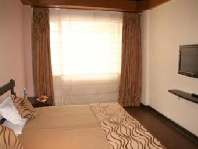 เดอะ คอร์เนอร์ Hotel ไนนิตาล ภายนอก รูปภาพ